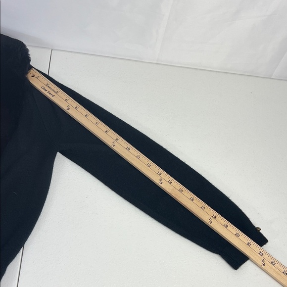 Vintage Sz S/M Black Sweater Cardigan Faux Fur Trim Rhiinestone Closure - Picture 7 of 10